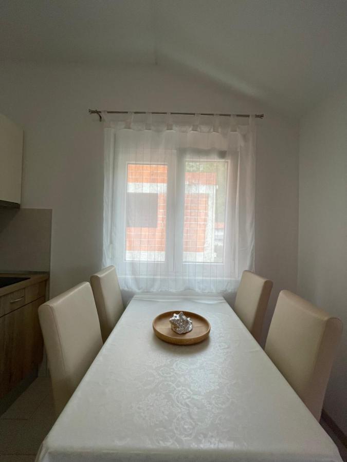 Apartmani Lela Duba Bagian luar foto